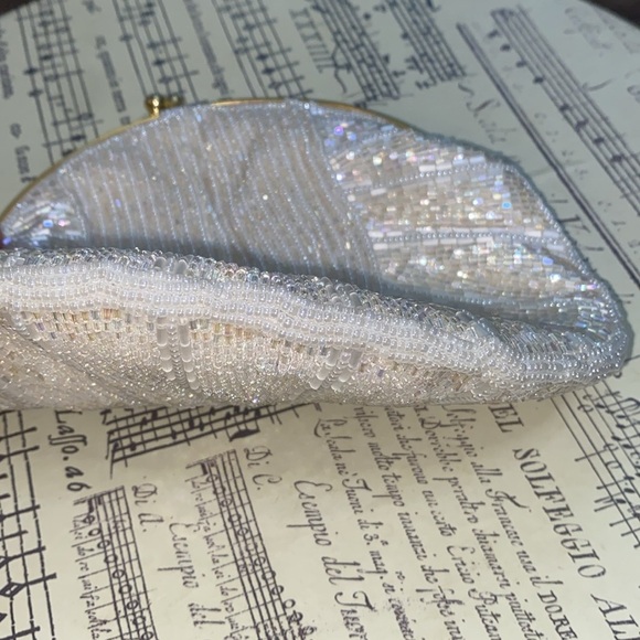 Nordstrom Elegant White Beaded Clutch with Snake Chain - Picture 5 of 5